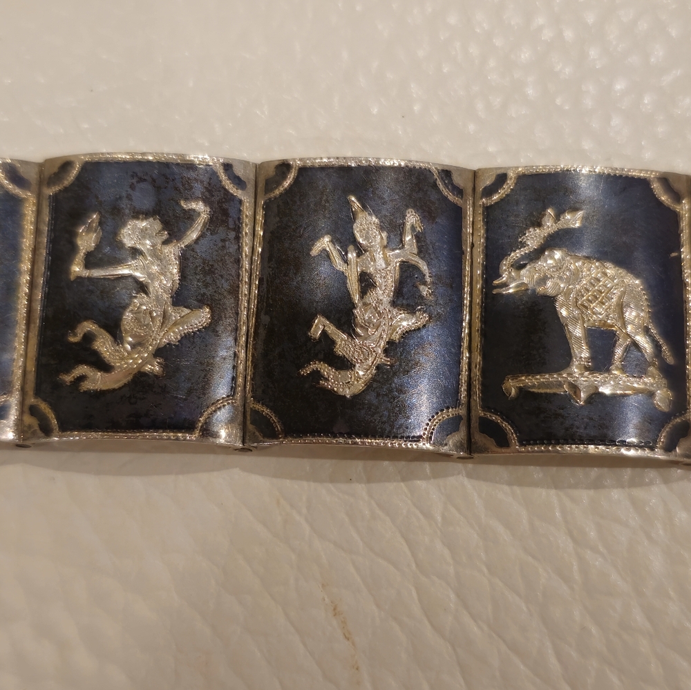 Vintage Sterling Silver Siam Bracelet - Picture 4 of 10